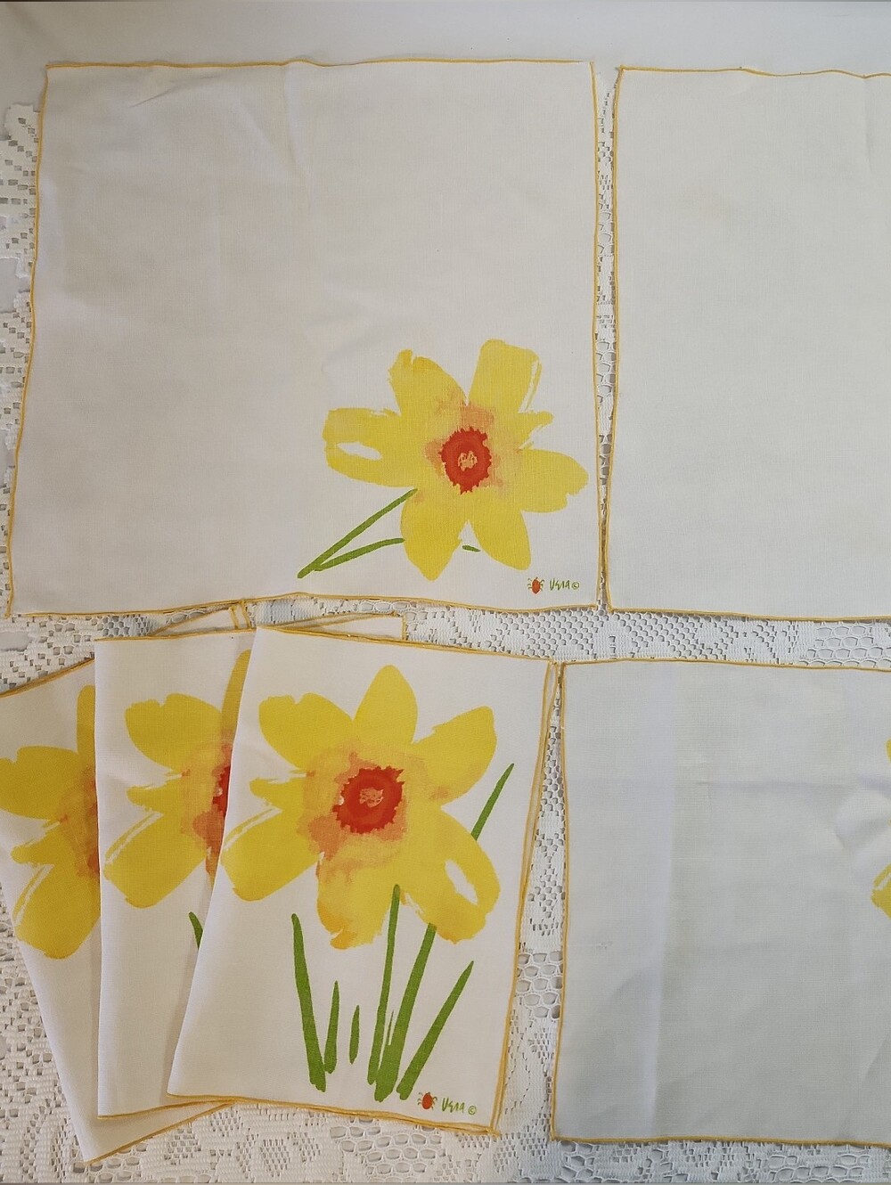 Lot of 6 Vintage Vera Neumann Yellow Daffodil Linen Placemat Napkins
